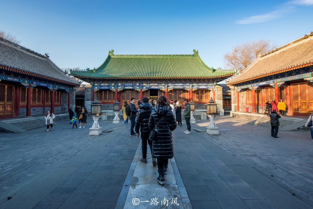 北京的&ldquo;小故宫&rdquo;，曾经是和珅府邸，为何叫恭王府？