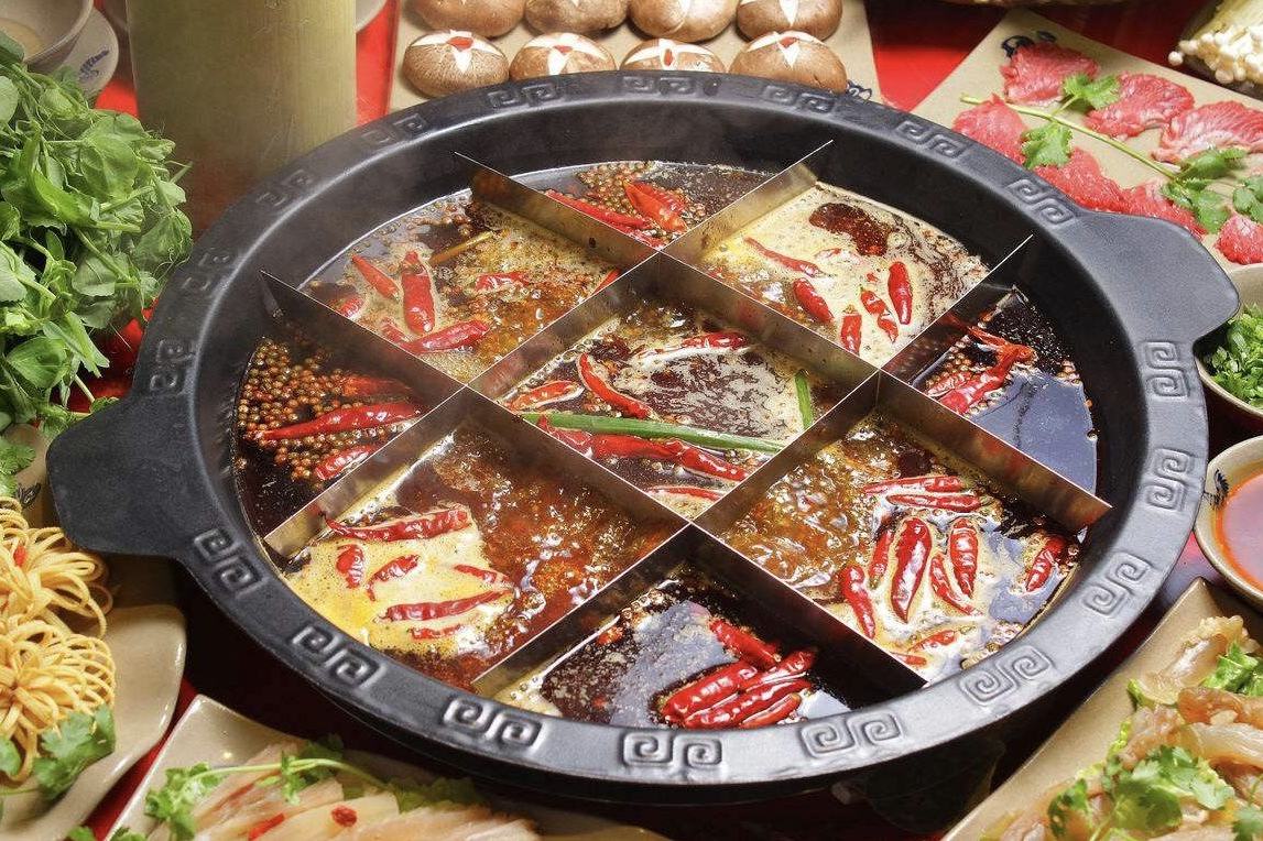 川渝火锅哪家强？中国美食代表火锅，原来在四川和重庆有很大差距