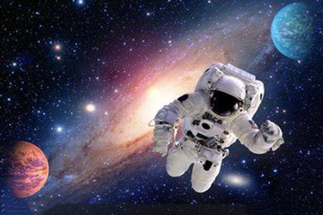 如果宇航员在太空中意外死亡，有可能被外星人发现吗？