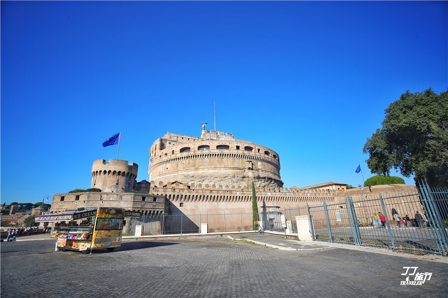 意大利历代罗马皇帝陵墓，有用剑驱散瘟疫的天使，愿保佑一切美好
