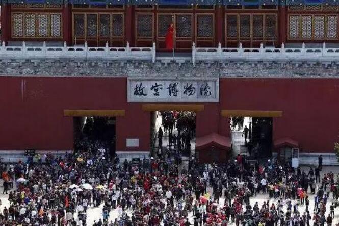 世界十大人挤人也要去的旅游地方，中国就占了3个，故宫只排第2名