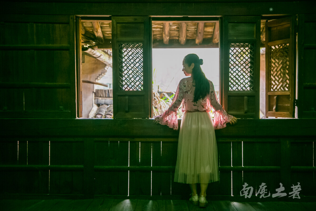 杭州以北有一山沟沟，抗战时期隐藏着一个被服厂