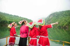 广东此景区可媲美巫山三峡，山清水秀安静悠闲，烟雨朦胧如仙境！