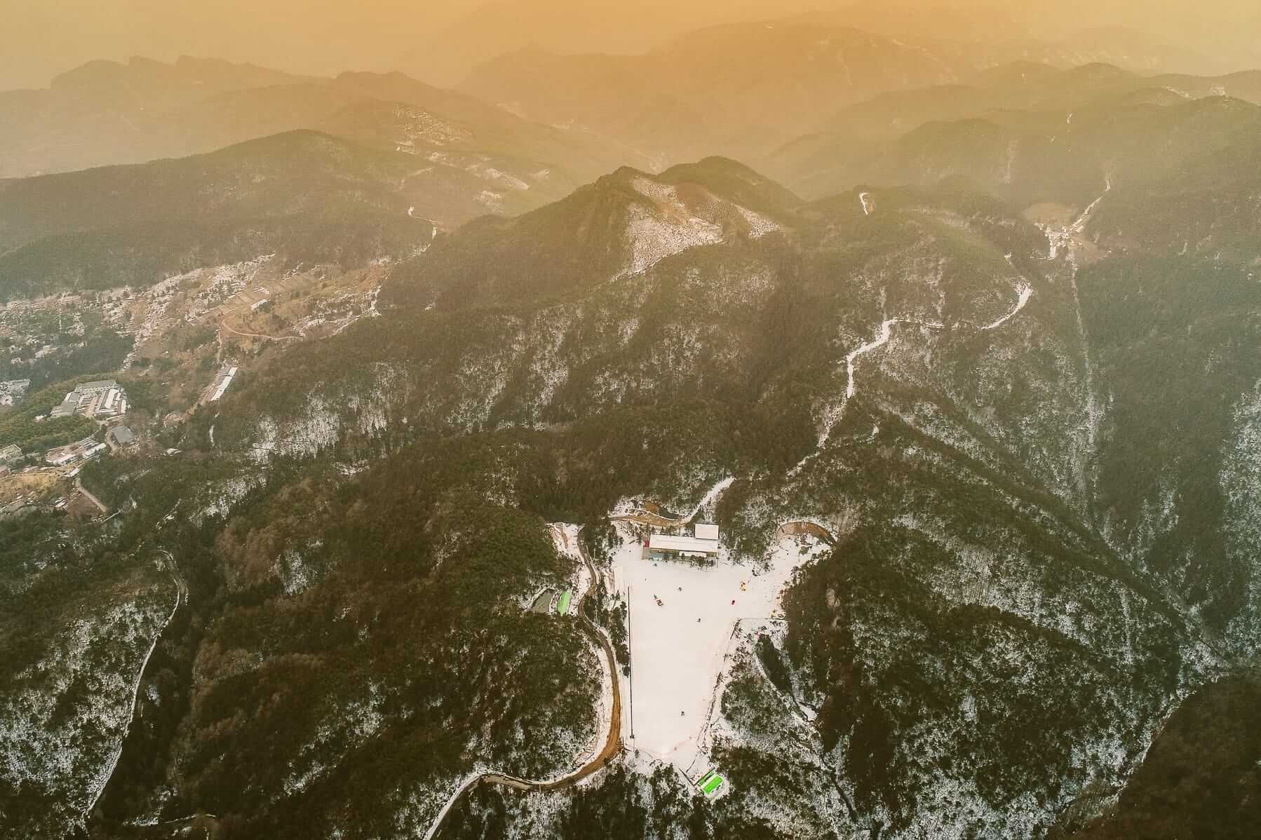浙江一山林，蒋介石曾想将其打造成第二庐山，成了滑雪胜地