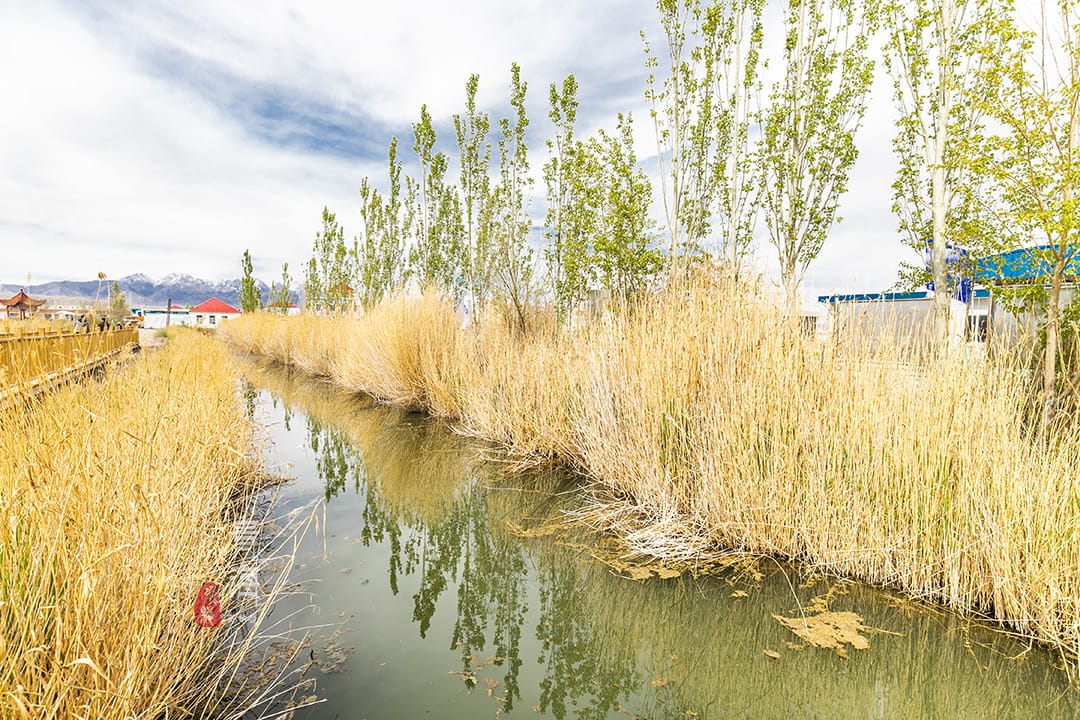 全国曾经唯二没有新冠肺炎确诊病例的净土，有着温柔到极致的爱情湖