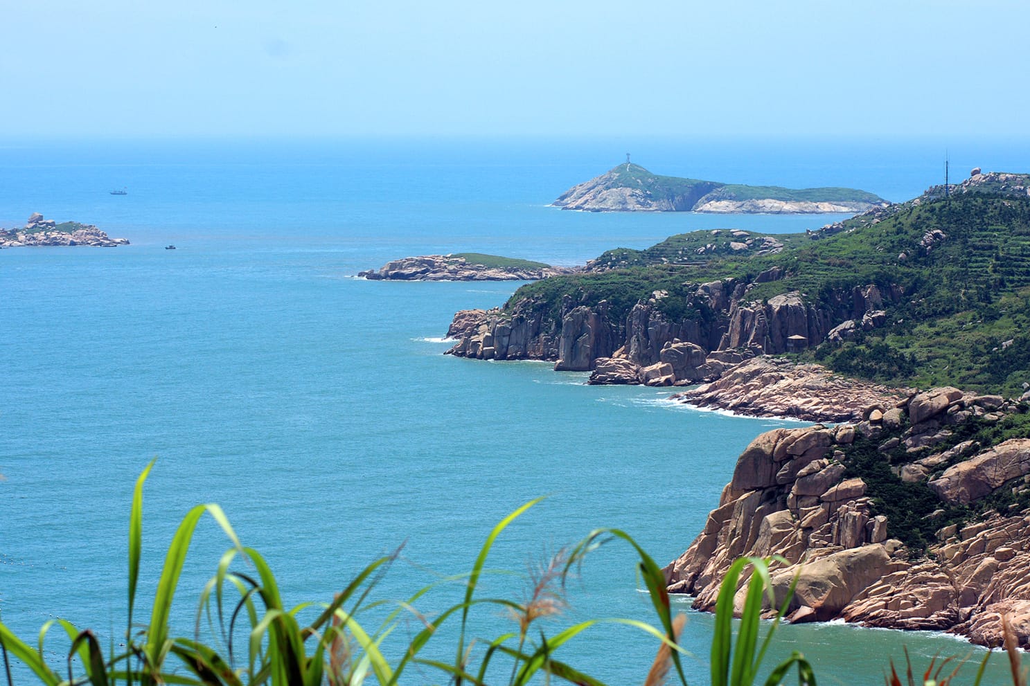 何必出国，浙江就藏着一个绝美海岛，被誉&ldquo;碧海仙山&rdquo;却少有人知