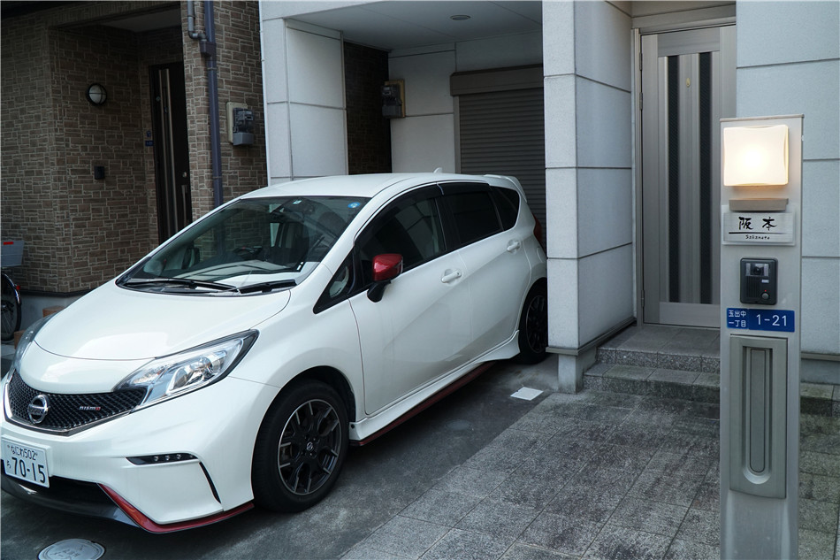 日本：大阪，爱面子的人，不在乎面子的私家车