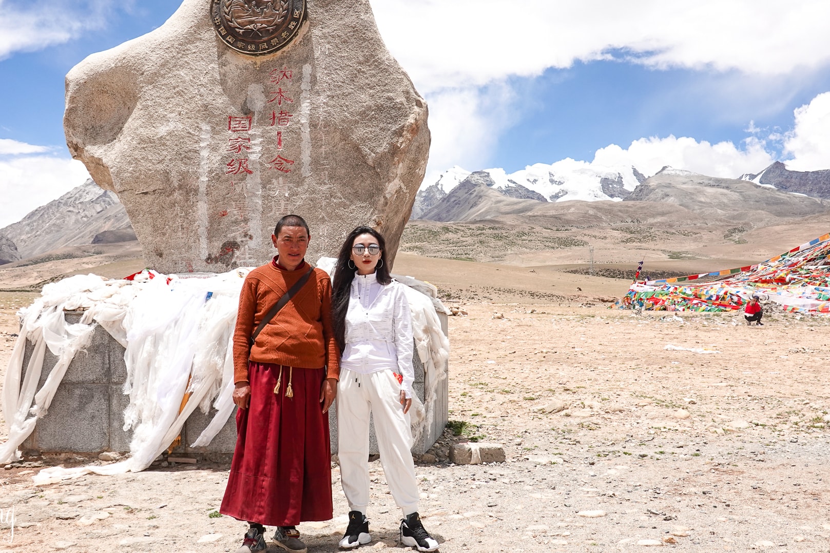 来西藏前往纳木错途中，与所有道具的合影明码标价，感觉心里踏实