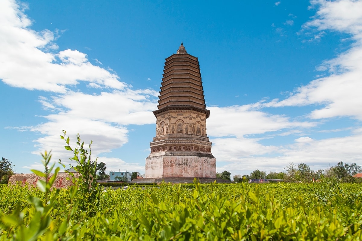 中国建筑工艺最精美的3座古塔，千年屹立不倒，浮雕细节令人震撼