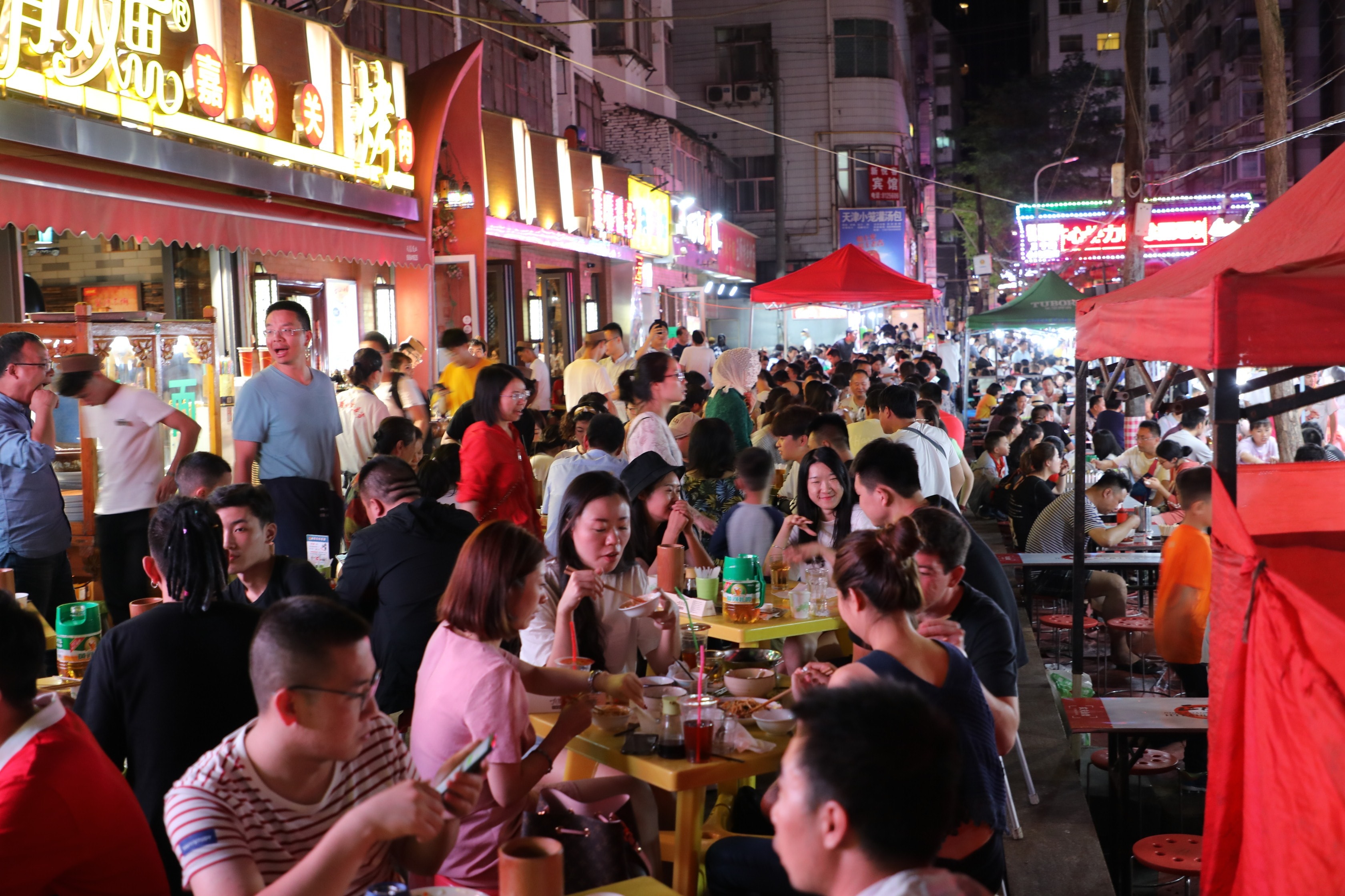中国最火爆的25条步行街，游客必逛，吃货天堂，看看你去过几个？