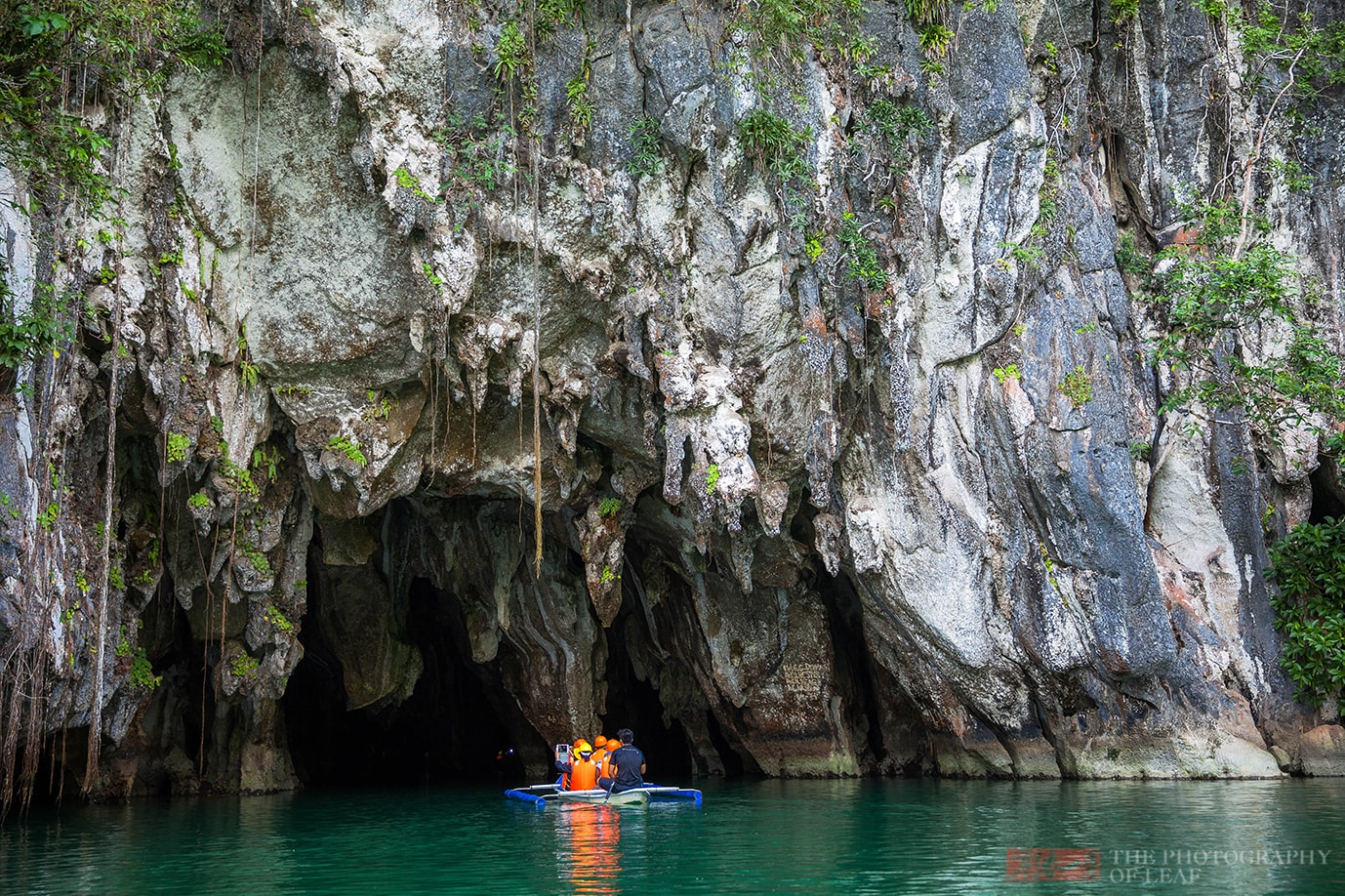 探访世界七大自然遗产之一、世界最长地下河，遭遇成千上万的蝙蝠