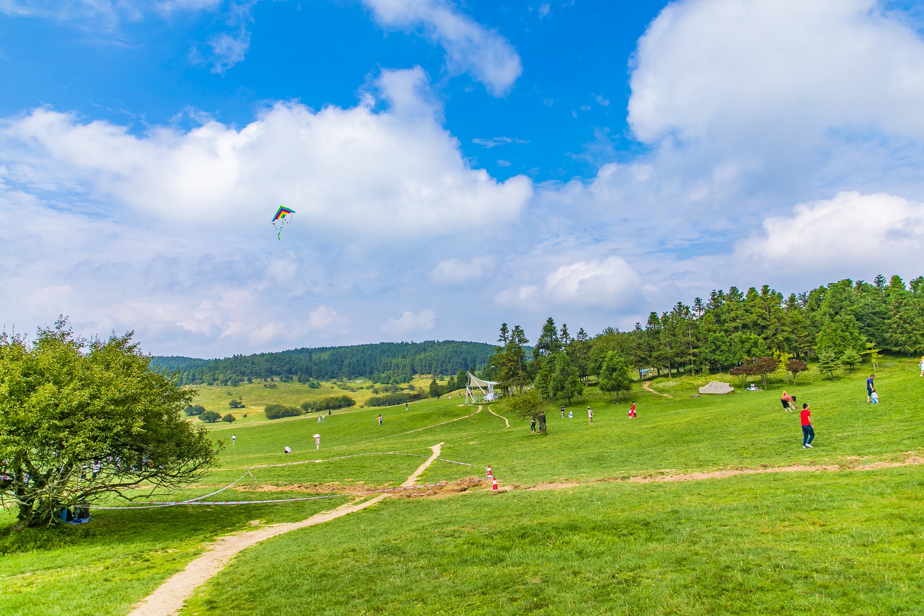 中国最像仙境的草原，青幽秀美，旖旎迷人，被誉为“东方瑞士”