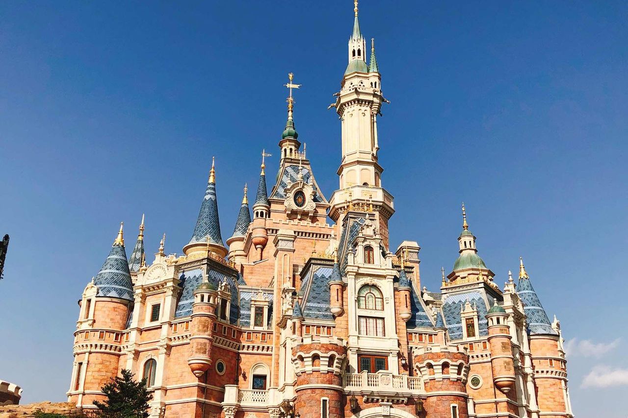 最受欢迎的迪士尼乐园全球闭园，上海逐步恢复开放，你会想去吗？