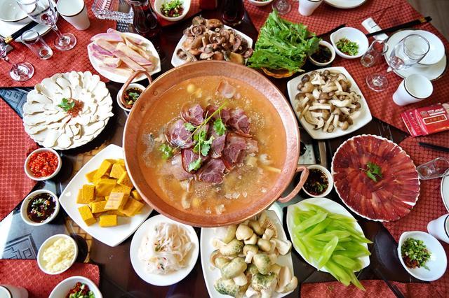 剑川山老腿火锅：火爆十年美食，非祖传也没秘籍，靠食材实在实惠