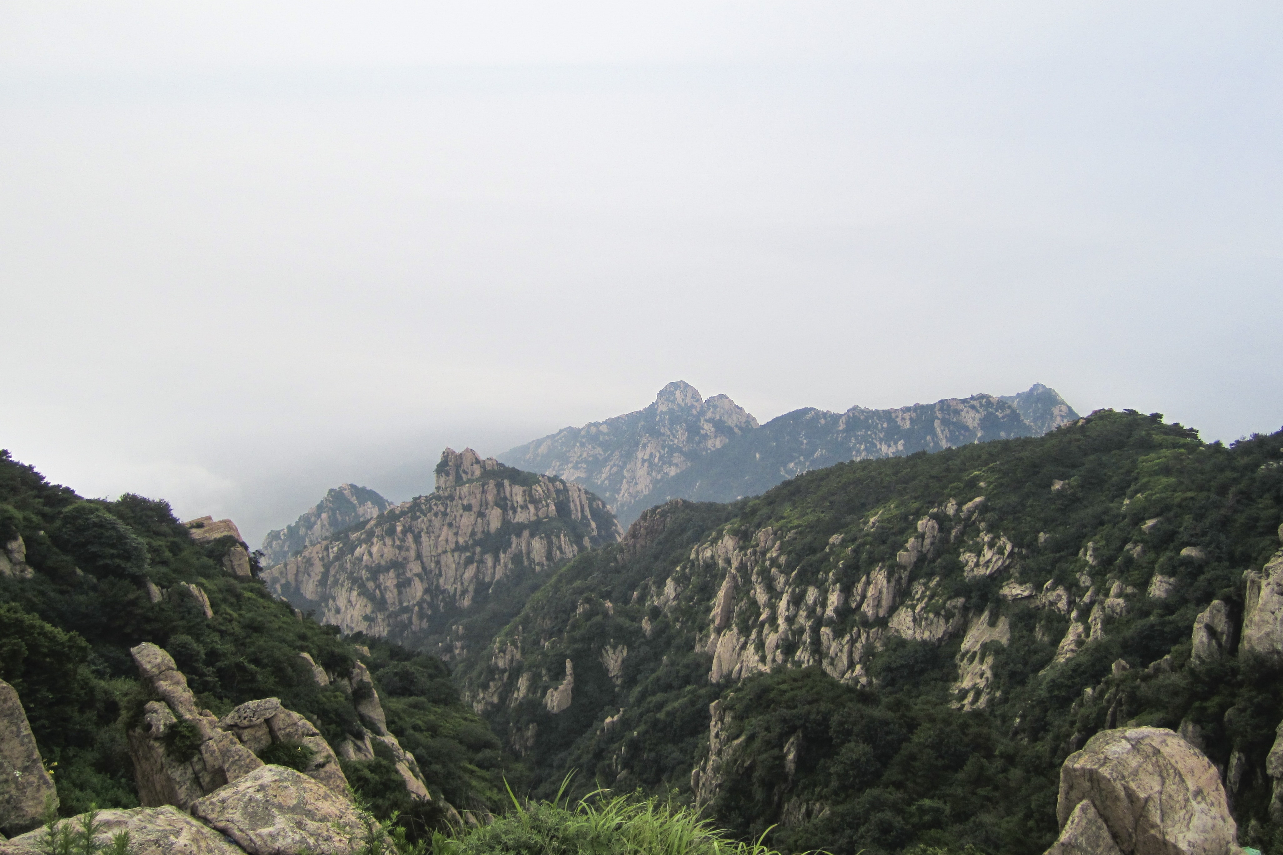 到山东旅游的人都向往的景点，有五岳之首的美誉，是世界珍贵遗产