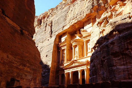 国土80%都是沙漠的约旦，旅游业是经济支柱，有新七大人工奇迹