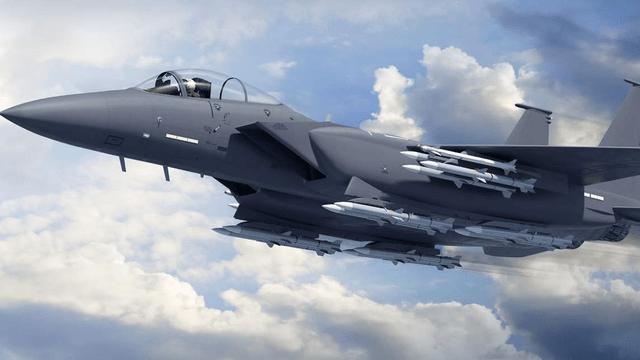 美军最新型F15EX首飞成功，能吊打五代隐身机？