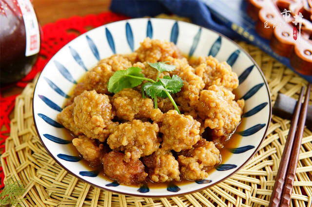 正月十五元宵节，家宴该吃这道蒸菜，过年炸的剩丸子又“活”了