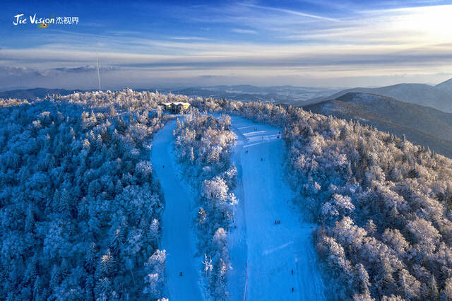 被誉为世界顶级滑雪场 雪友们的胜地 吉林北大湖有啥与众不同？