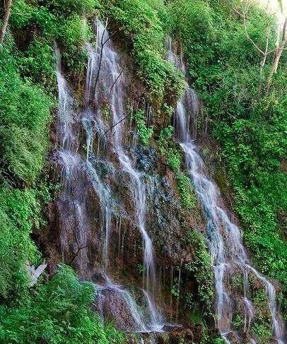 河北平山县竟有一个北方小九寨，藏着金秋太行最美处