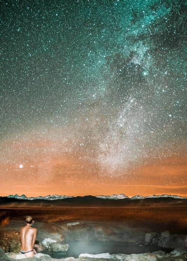 辣妹16岁辍学，花1000元环游世界，5年后赚了1个亿？！太丧心病狂