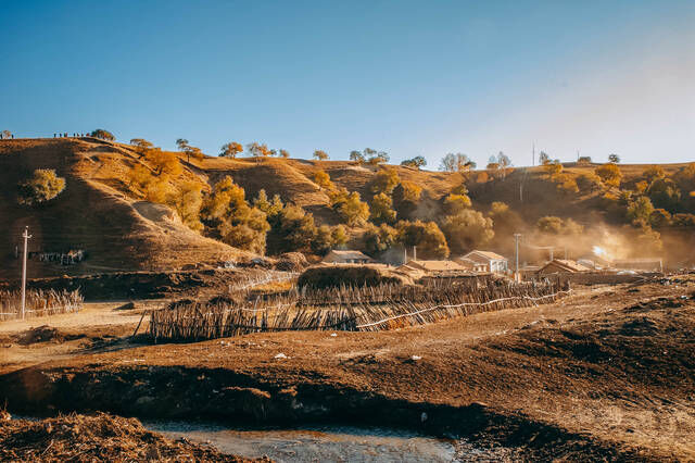 蛤蟆坝，秋日最美的草原村庄，坝上的世外桃源！