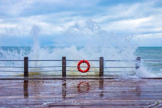 山东这座海边城市，因“海上日出、曙光先照”而得名，这些地方值得去！