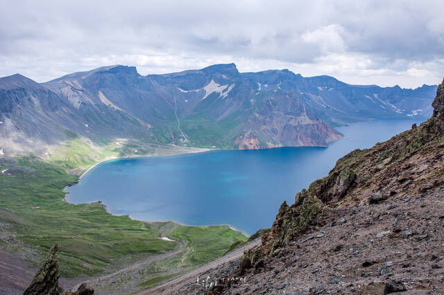 世界上最深的高山湖泊，是一座休眠期的火山，在海拔两千多米山上