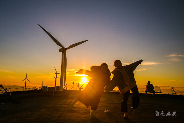抓住暑假最后的露营季，浙东南最高峰避酷暑、数星星、等日出