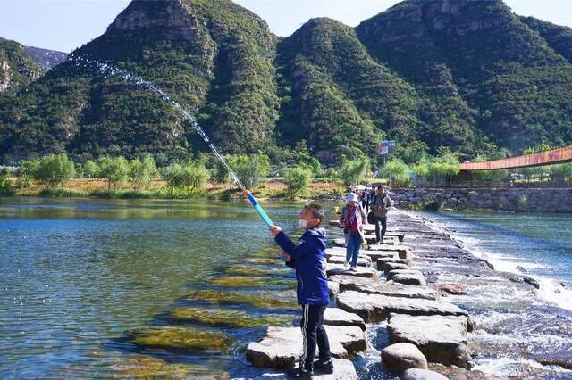 金秋京郊赶大集，赏红叶，乐谷银滩游玩有大优惠