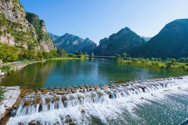 北京的“小桂林”，暑假乐谷银滩峡谷漂流，凉爽景美