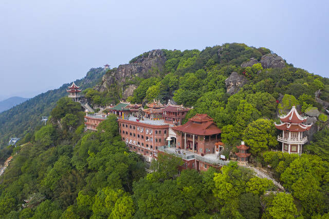 这座小镇被称为泉州的后花园，一山一湖冠绝闽南，人称养老理想地