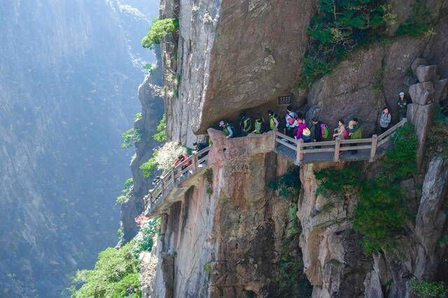 黄山西海大峡谷：遗落人间的仙境，这里的悬臂阶梯你敢去爬吗？