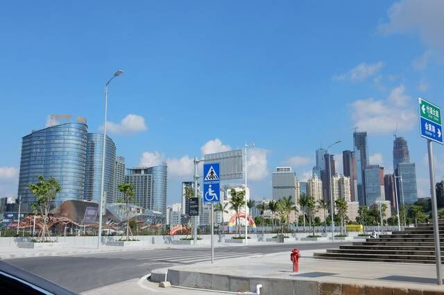 四座综合实力普通，却很“国际化”的城市，城建堪比一线城市