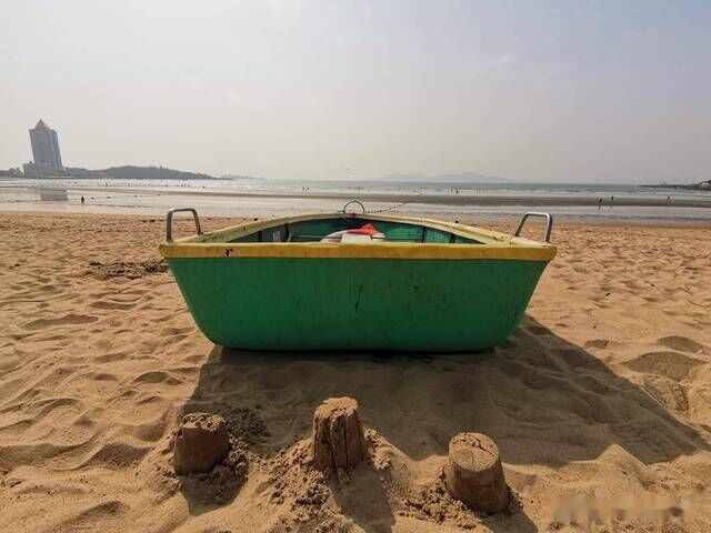 中国北方最适合避暑的城市，30°C高温很少见，海边热闹又好玩