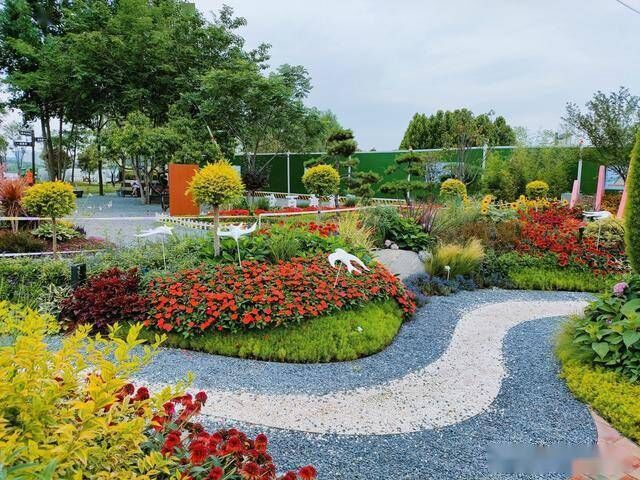 郑州新打造的免费网红地：55个主题花卉展，变身为梦幻花园