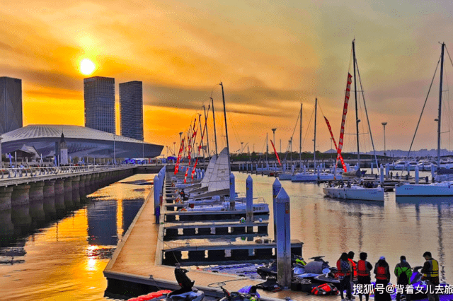 谁说东北土？2座洋气国际大城市，叫板巴黎和莫斯科