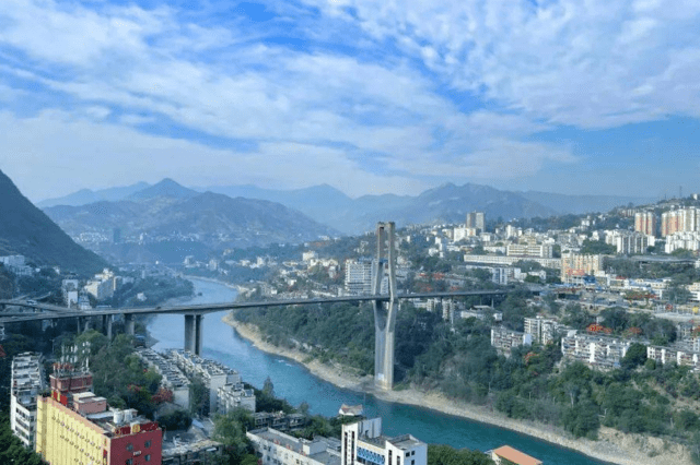 四川有一个养老城市走红，景色优美，物价不高，还有大量优质景区