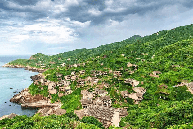 浙江有处大型别墅区，藏在深山之中，代表奢华却无人居住